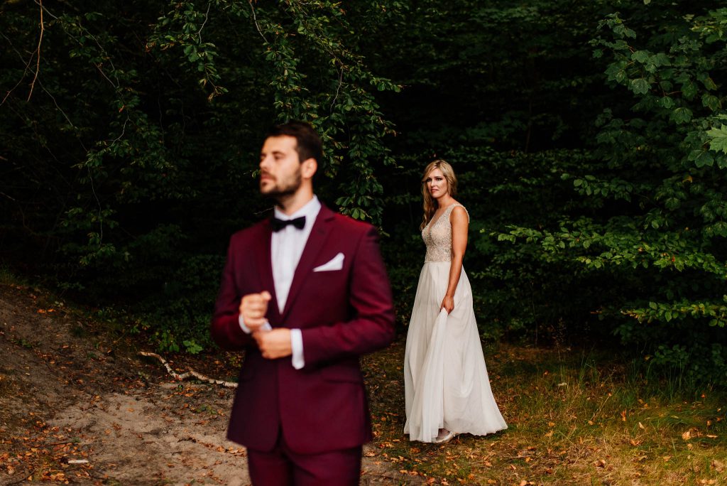 Ślubna sesja plenerowa w lesie w Gdyni